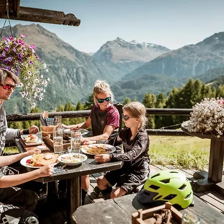 Lägenhetshotell Corso Living 3*