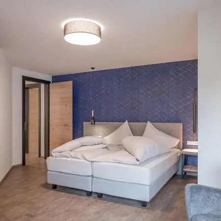 アパートホテル Corso Living 4*