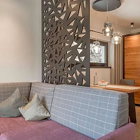Corso Living アパートホテル 4*